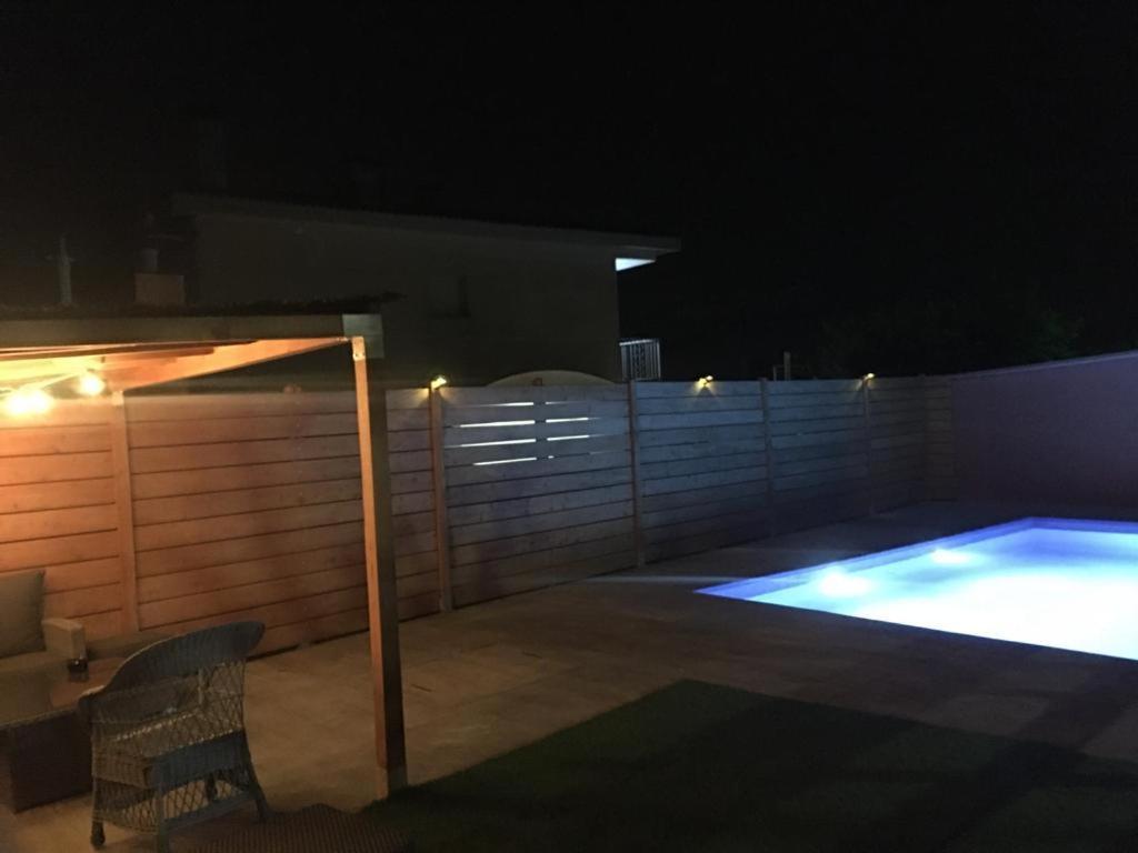 Piscina De Sal Barbacoa Wifi, Parking Gratis, 3 Min Pga Casa El Roble Vila Girona Exterior foto
